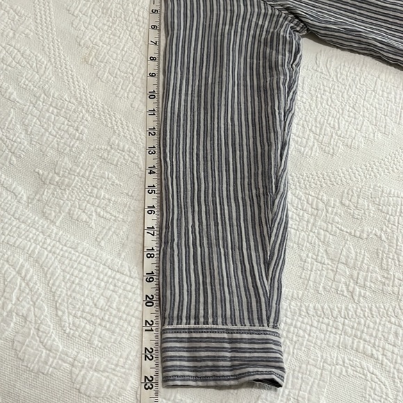 Universal Thread Women's Blouse - Picture 5 of 5